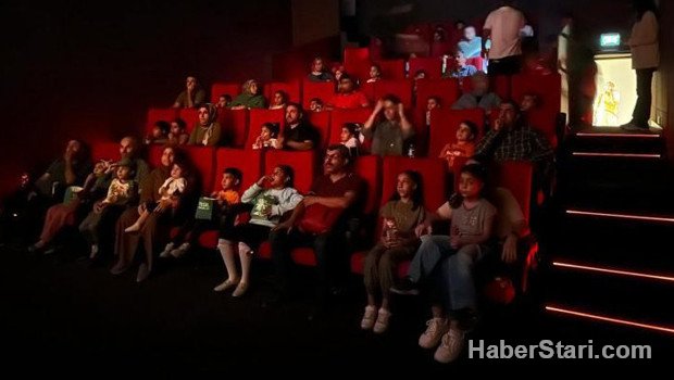 23 Nisan’da sinema coşkusu! Biletler 120 lira... Bakan Ersoy’dan ailelere davet